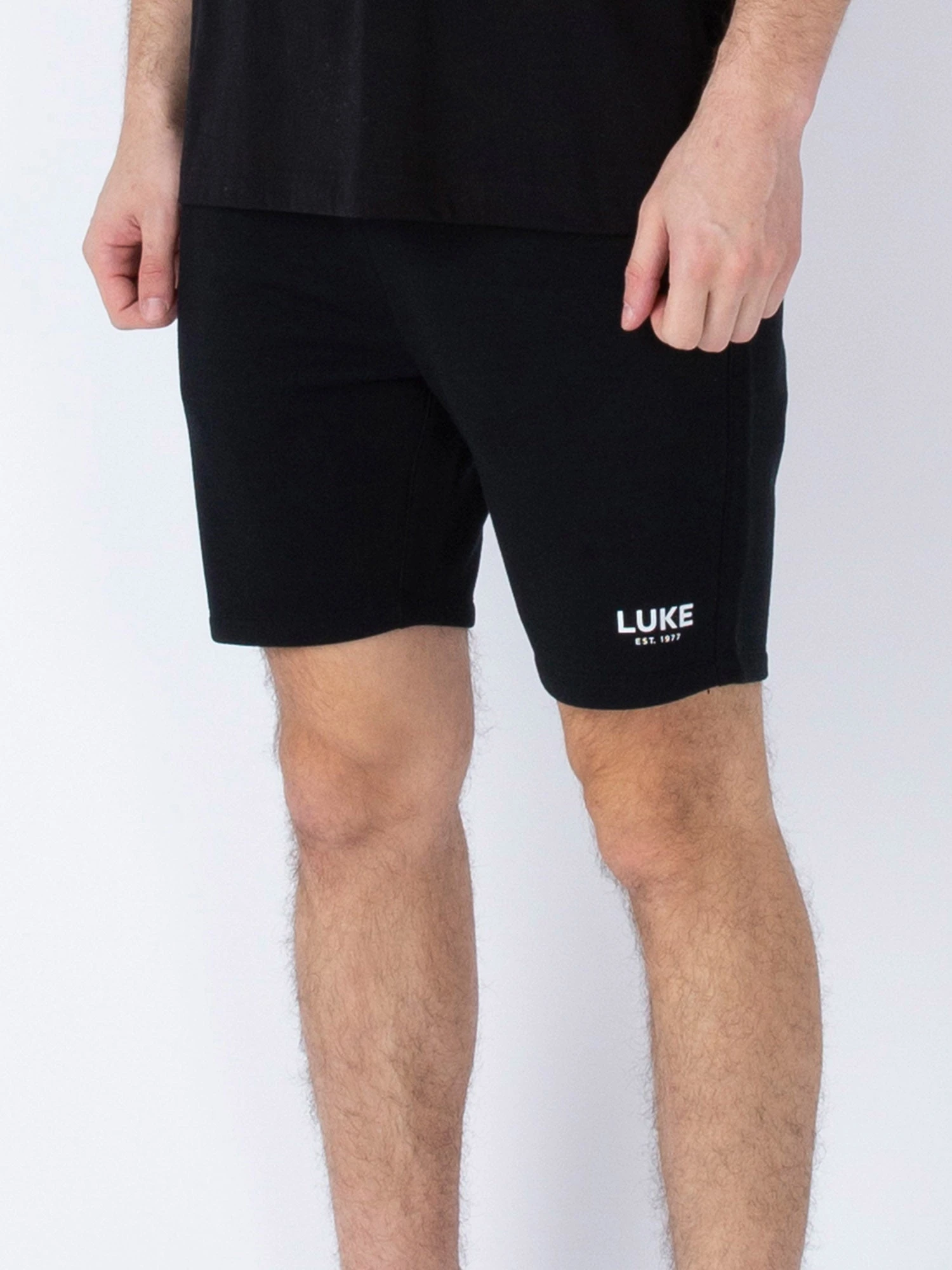 STAGGERING SWEAT SHORTS 3 STAGGERING SWEAT SHORTS